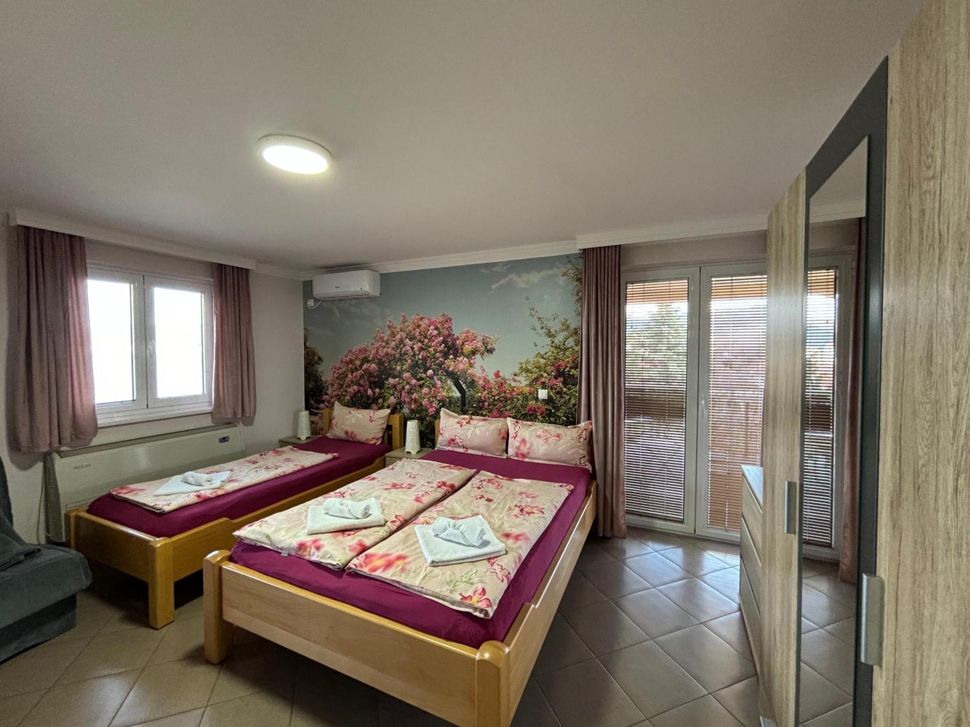 Apartmani "Marija" Galambóc Kültér fotó
